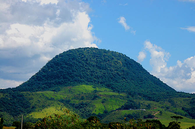 Parque Estadual Morro do Chapéu possui 46 mil hectares e abriga nascentes de importantes bacias hidrográficas, além de possuir ótimos ventos. (Foto: Mariana Fonseca)