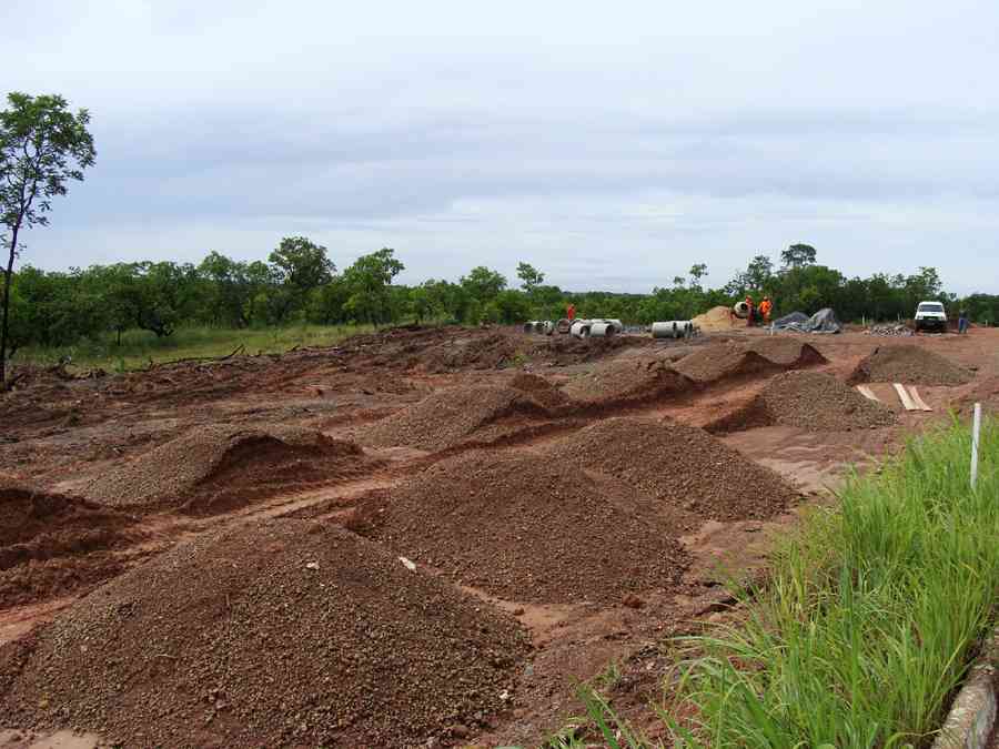 Supressão de vegetação e acúmulo de água às margens da rodovia. (foto: ICMBIO)