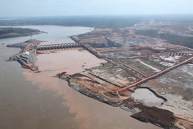 Usina de Santo Antônio (RO), início de uma linha de transmissão de 2,4 mil km. Foto: divulgação PAC