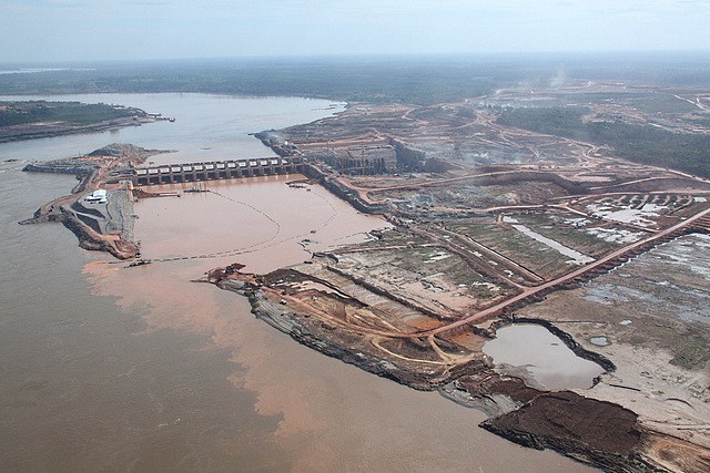 Usina de Santo Antônio (RO), início de uma linha de transmissão de 2,4 mil km. Foto: divulgação PAC