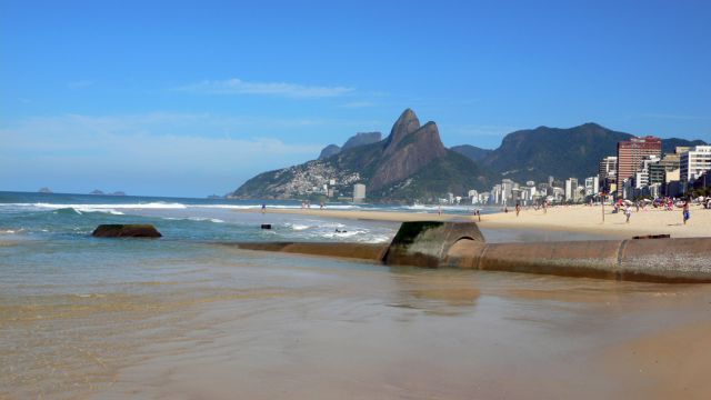 O emissário de Ipanema: joga esgoto em Natura no mar próxima às Ilhas Cagarras (foto: Carlos Secchin)