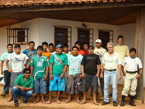 Mesmo sem equipamentos, em 2008 brigada indígena de Brasnorte foi altamente solicitada para cuidar de incêndios rurais e urbanos. (Foto: Andreia Fanzeres)