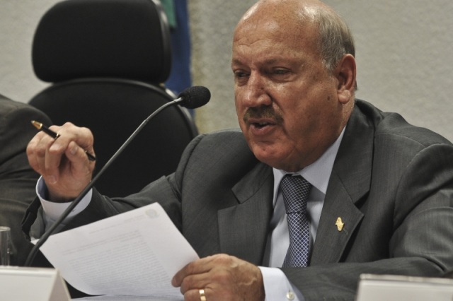 Luiz Henrique apresentará seu relatório nesta segunda-feira. Acima, leitura do texto do Código Florestal no Senado, em agosto de 2011. Foto: Antônio Cruz/ABr