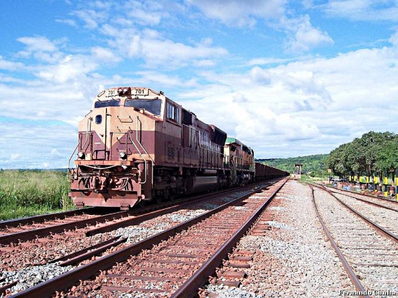 Suspensa a obra da duplicação da estrada de ferro Carajás, uma das maiores vias de exportação de minérios do país. Foto: Fernando Cunha/Wikimedia