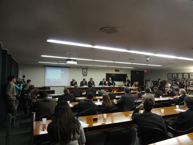 Foto geral da audiência. Crédito: Nathália Clark