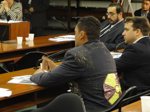 Manifestante de ONG de Abadia de Goiás: 