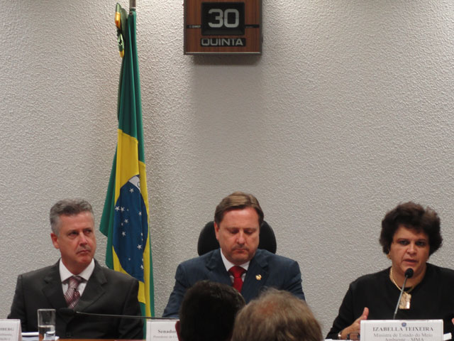 Ministra Izabela Teixeira conduz reunião conjunta das comissões de Meio Ambiente e Agricultura. crédito: Nathália Clark