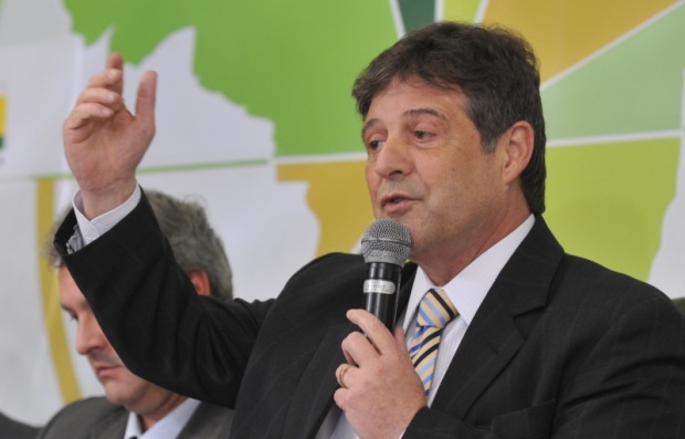 Ministro Mendes Ribeiro, do Ministério da Agricultura, irritou Dilma por reabrir discussão sobre Código Florestal. Foto: Valter Campanato/ABr