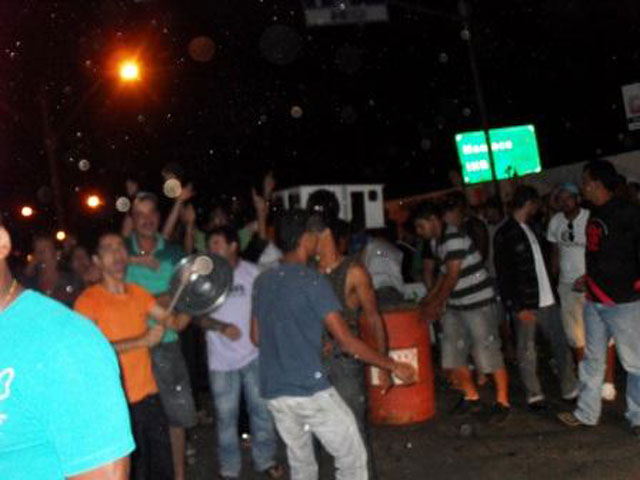 2 mil moradores participaram da vigília. Foto: Silvano Silva/Rádio Educadora de Caetité