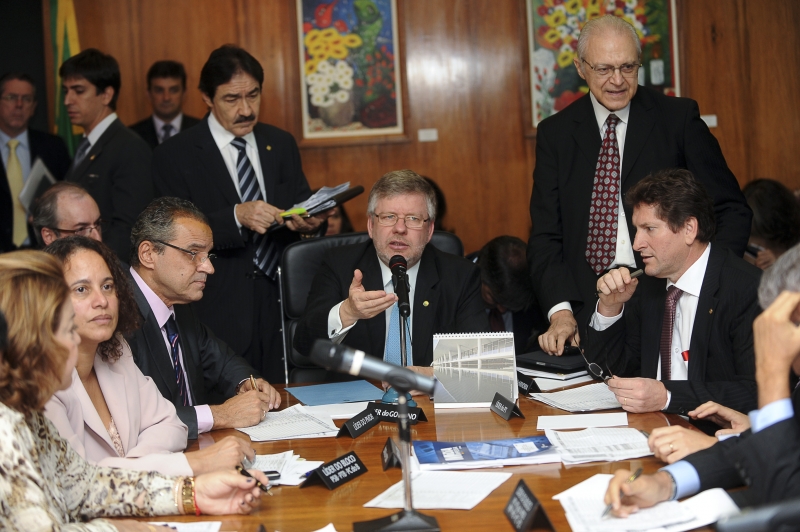O presidente da Câmara dos Deputados, Marco Maia, em reunião com líderes partidários que definiram a data da votação do Código Florestal. Foto: ABr