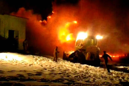 O fogo crepita e destrói a estação Comandante Ferraz, na Antártica, na madrugada de 25 de fevereiro. Foto: imagem destacada do vídeo 