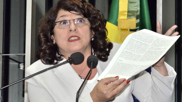 Senadora Marinor Brito, do PSOL do Pará, único voto contra ao relatório de Luiz Henrique da Silveira do PMDB (foto: Agência Senado)