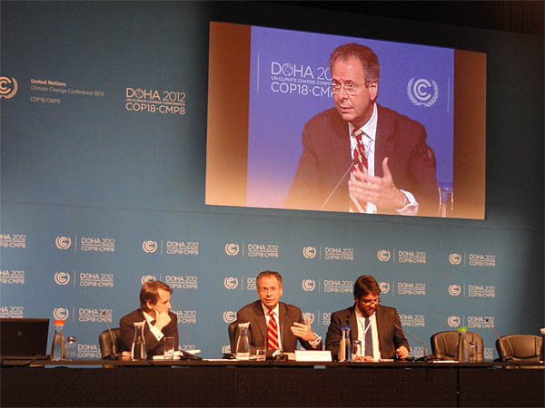 Coletiva de imprensa com o André Corrêa do Lago, chefe da delegação brasileira em Doha, na COP18. Foto: Nathália Clark