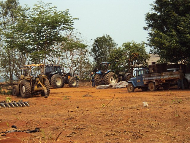 Operação do Ibama dentro do assentamento de Itanhangá – MT. Cinco homens foram detidos por desmatamento e queimada ilegais. Foto: Hebert Silva/Ibama