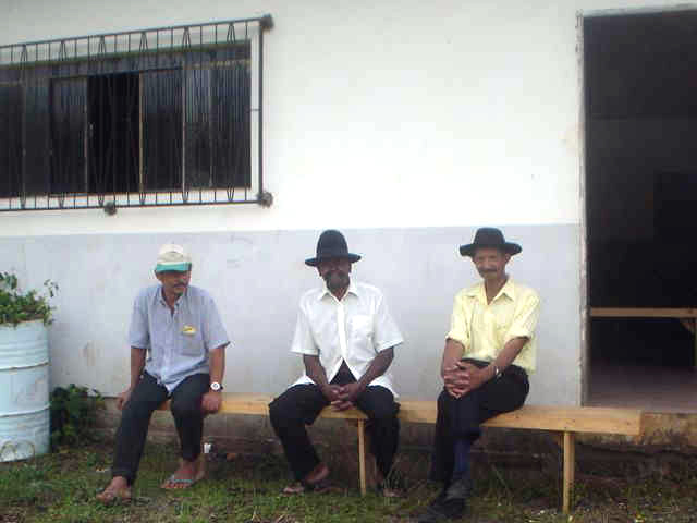 Membros da comunidade Pedra Branca que reivindicam    terras entre os parques nacionais Aparados da Serra (RS) e    Serra Geral (SC)