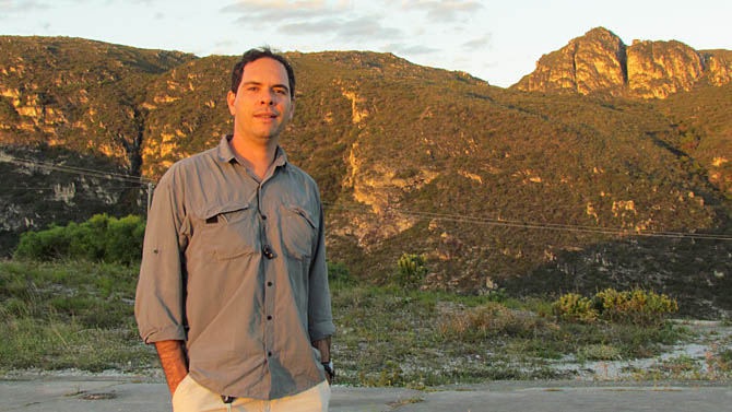 Na foto, José Alves de Siqueira Filho, organizador do livro. Crédito: divulgação