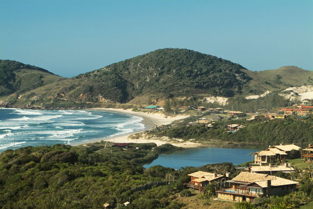 Praia do Rosa, onde o Instituto Baleia Franca tem sua sede. Foto: Enrique Litman