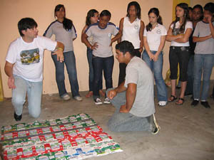 Carlos Vici e turma da oficina Festival de Águas de Santo Antônio. Foto: Ana Claudia Nioac de Salles