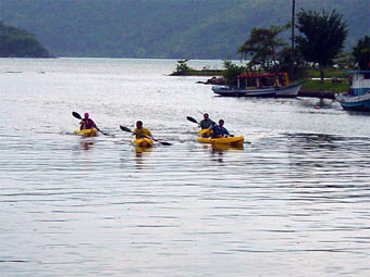 As corridas de aventura levam os atletas aos quatro cantos do Brasil. Uma das experiências mais fascinantes para Pinheiro foi remar nas águas do Rio São Francisco. (Foto: Acervo João Pinheiro)